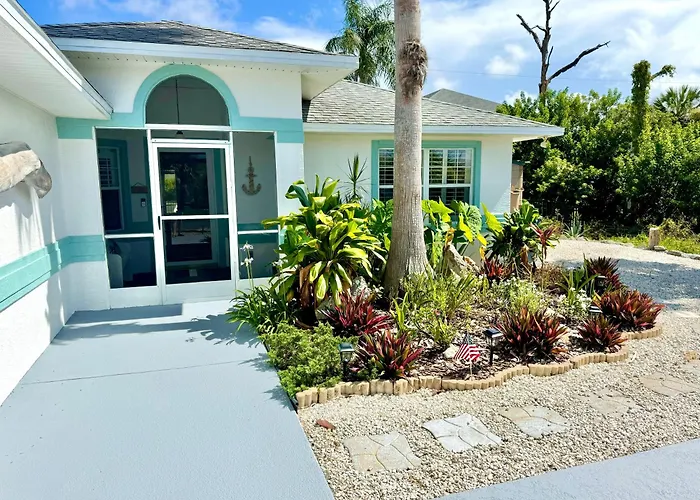 Coreys Coastal Beach Getaway